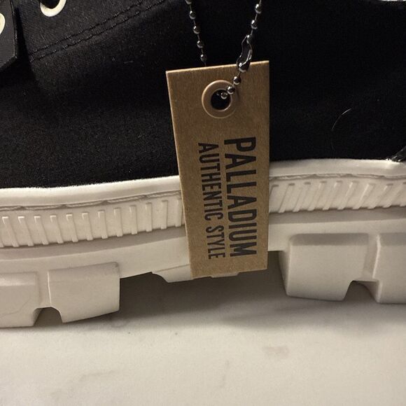 Palladium Revolt Lo TX Shoes Womens Size 10 Black/Marshmallow Platform New - Picture 7 of 11